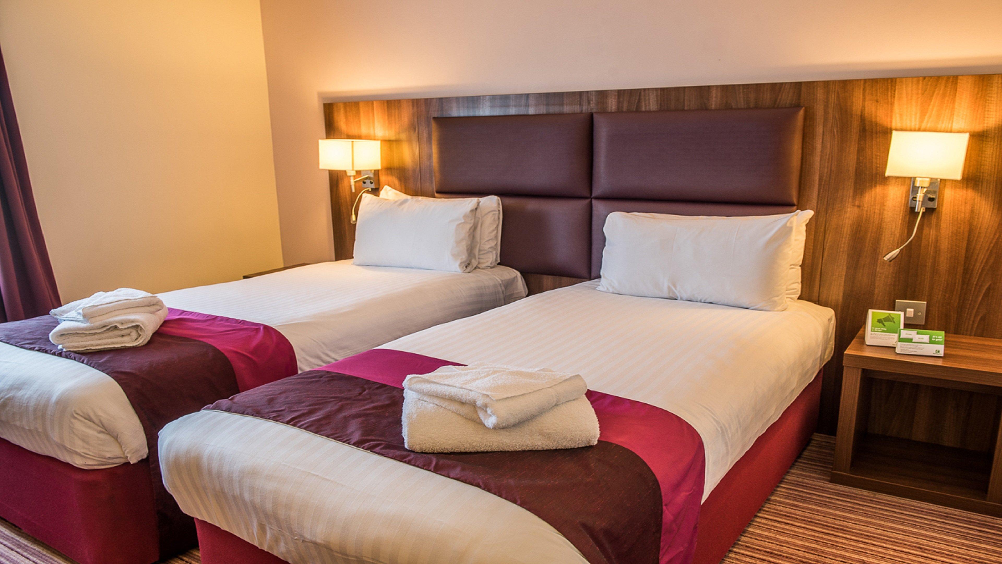 Holiday Inn Milton Keynes East M1 Junc 14 By Ihg Esterno foto