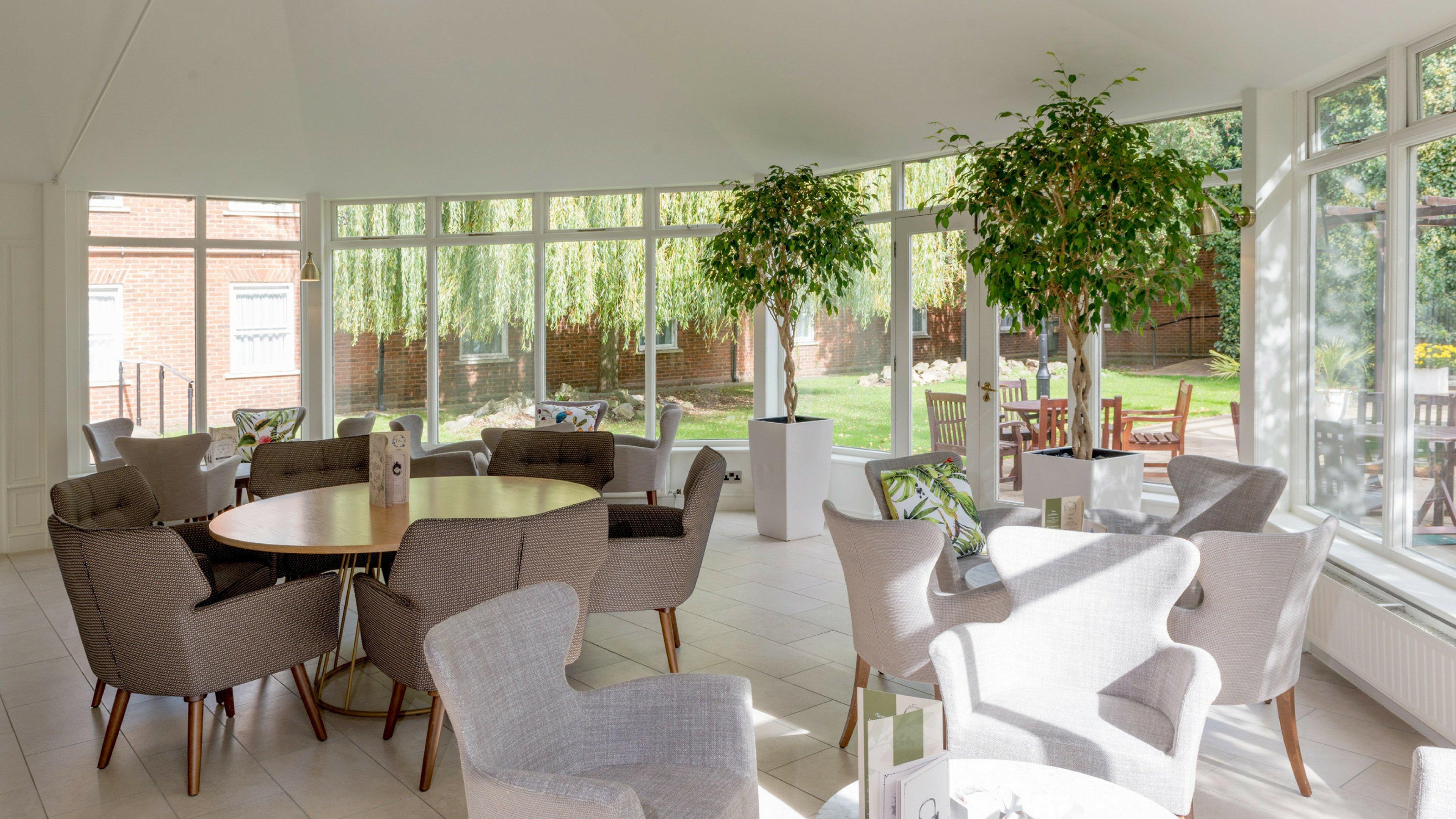 Holiday Inn Milton Keynes East M1 Junc 14 By Ihg Esterno foto