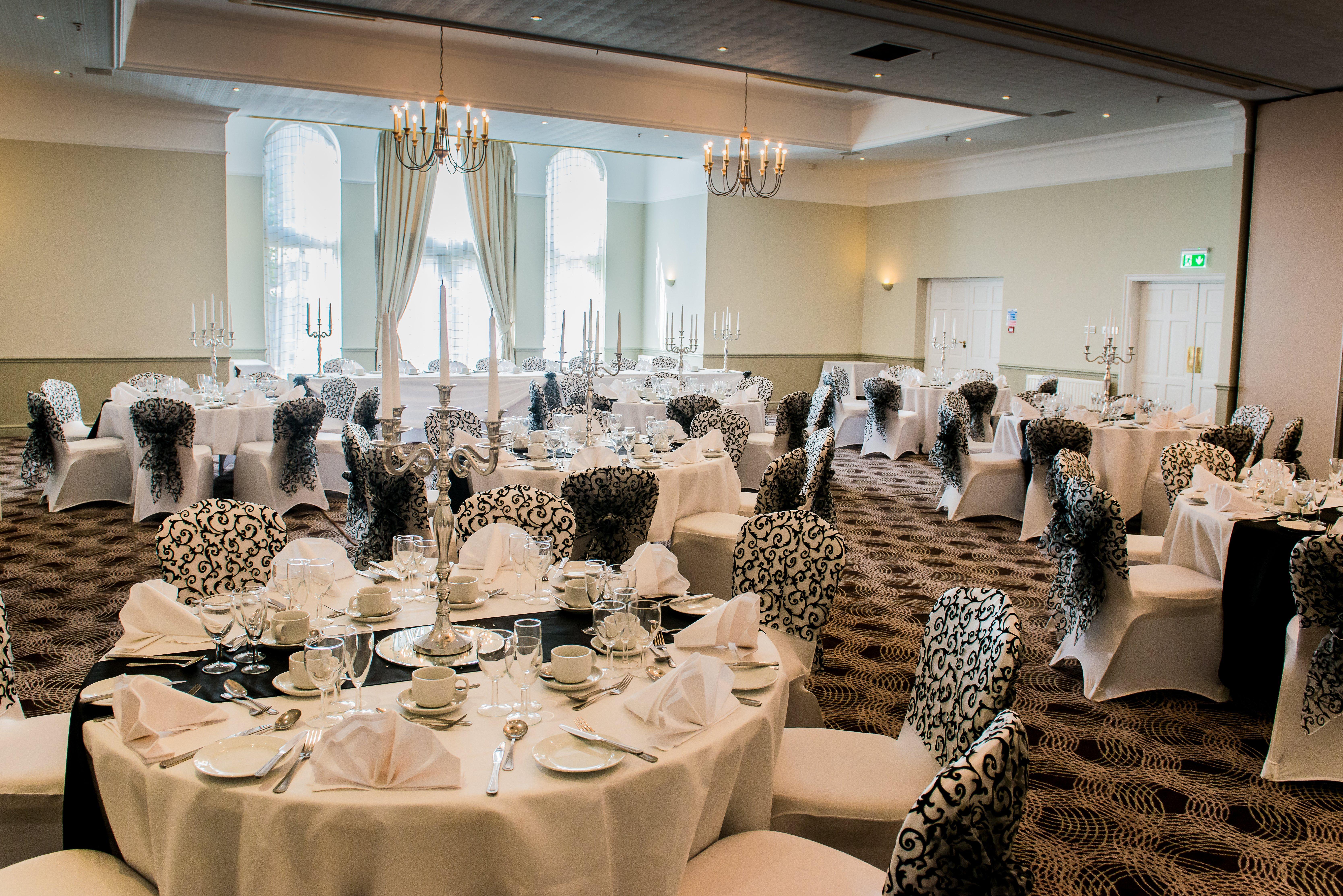 Holiday Inn Milton Keynes East M1 Junc 14 By Ihg Esterno foto