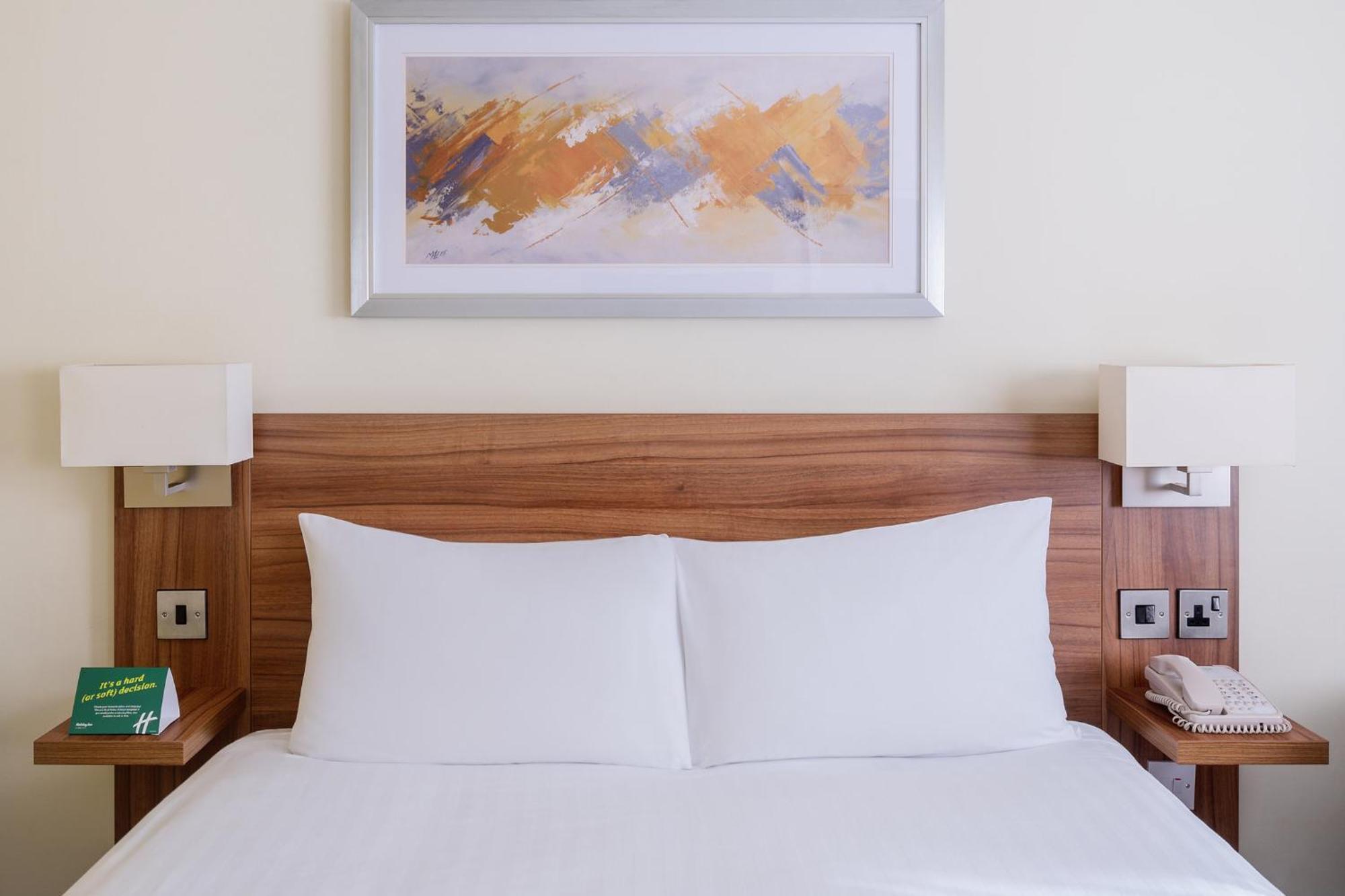Holiday Inn Milton Keynes East M1 Junc 14 By Ihg Esterno foto