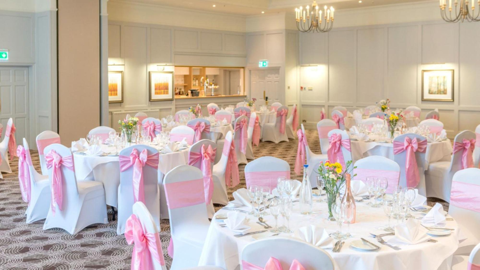 Holiday Inn Milton Keynes East M1 Junc 14 By Ihg Esterno foto