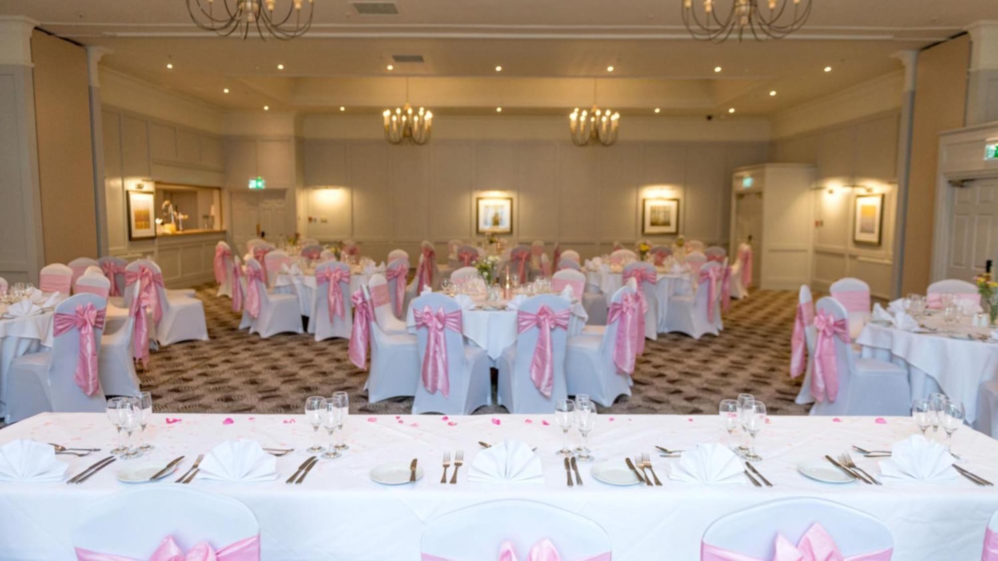 Holiday Inn Milton Keynes East M1 Junc 14 By Ihg Esterno foto